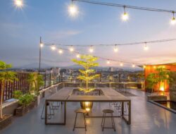 ”Rooftop Bar Menjadi Spot Nonton Bola di Hotel Zest Sukajadi Bandung”