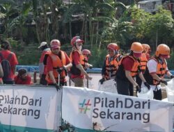 Yayasan WINGS Peduli bersama Ratusan Relawan Kembali Gelar Aksi Bersih Sungai Ciliwung untuk Peringati Hari Bumi